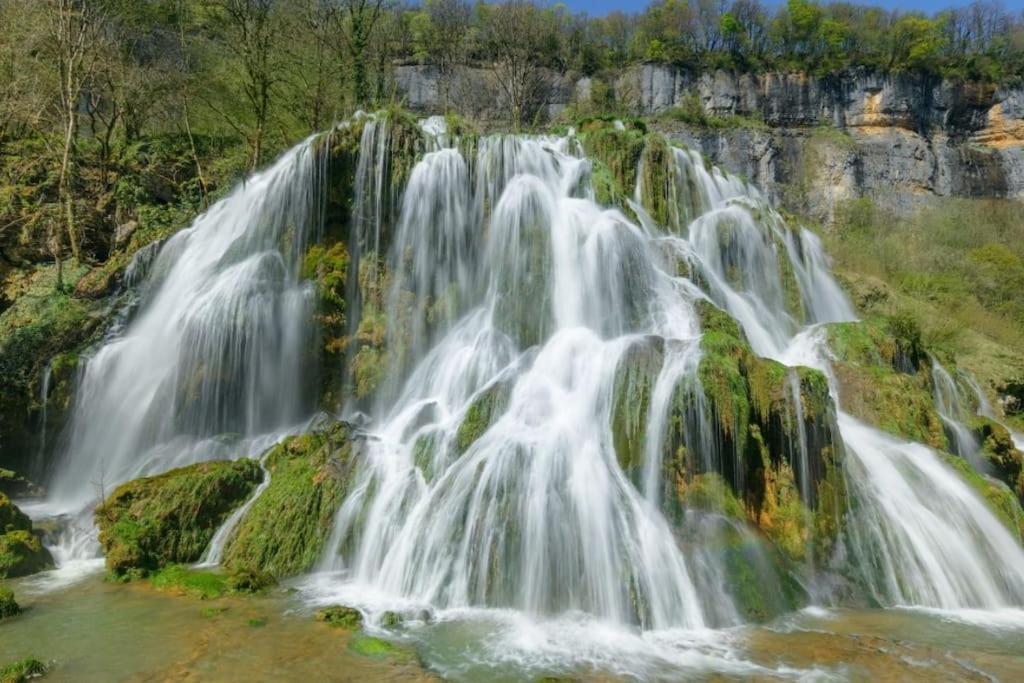 Gite De La Croix Du Dan Poligny  Buitenkant foto